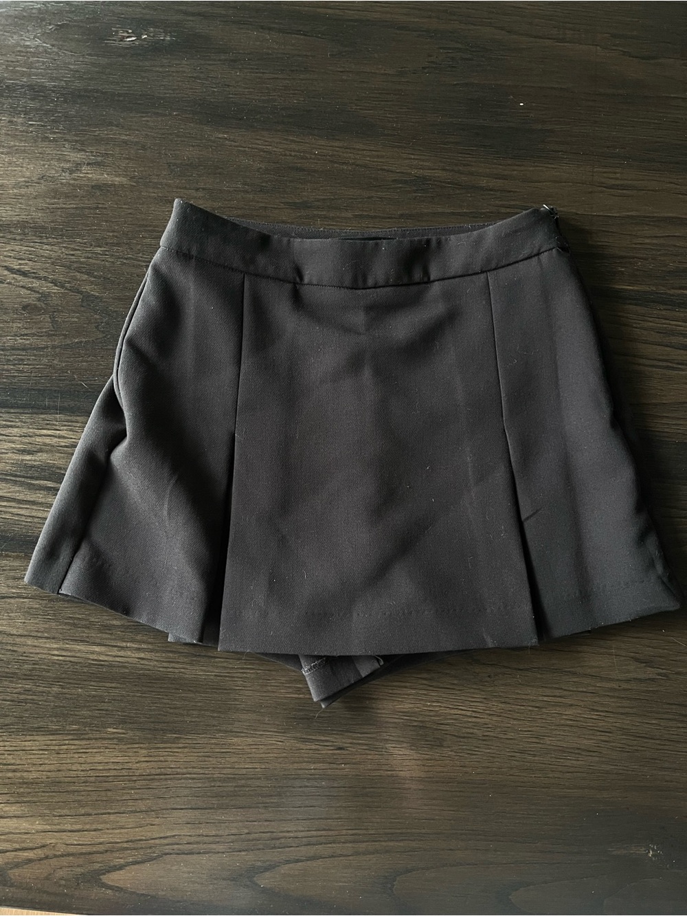 Dynamite Black Pleated Mini Skort